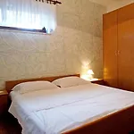 Fishter By El-pi Tours Apartament Nijvice