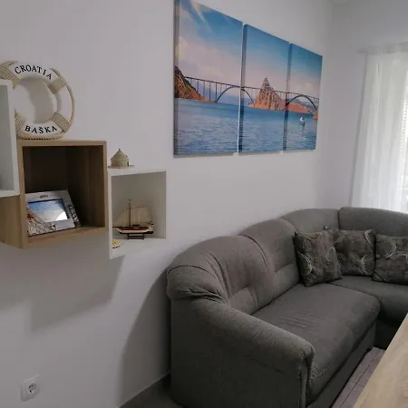 Fishter By El-pi Tours Apartamento Njivice