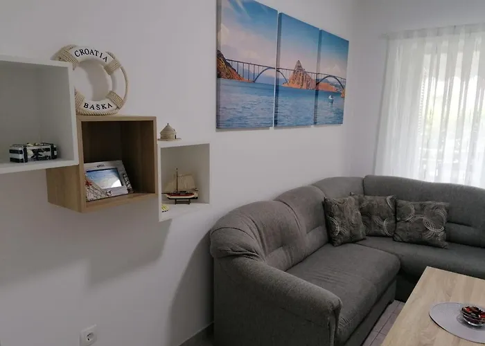 Fishter By El-pi Tours Apartamento Njivice